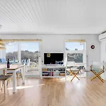3 Bedroom Awesome In בית נופש