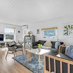 3 Bedroom Awesome In *