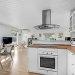 בית נופש 3 Bedroom Awesome In