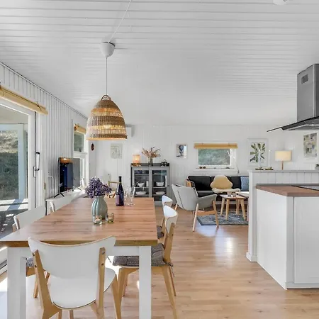 3 Bedroom Awesome In בית נופש Fanø