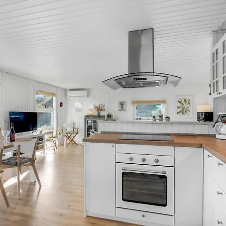 בית נופש 3 Bedroom Awesome In