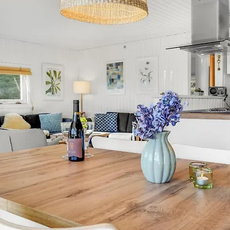 בית נופש 3 Bedroom Awesome In *