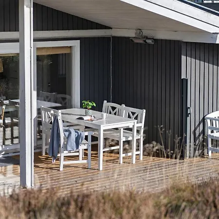 3 Bedroom Awesome In Hébergement de vacances *